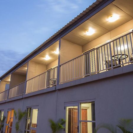 Morse Court Apartments Карата Екстериор снимка