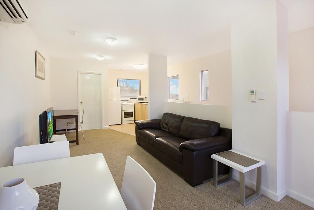Morse Court Apartments Карата Екстериор снимка